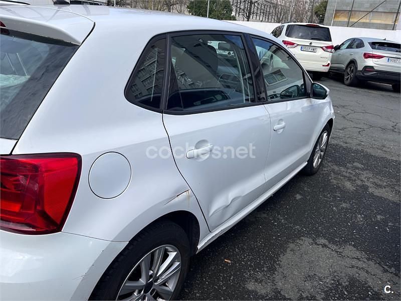 Używany VW Polo 75 KM (55 kW) 2014 Biały Sedan/Limuzyna