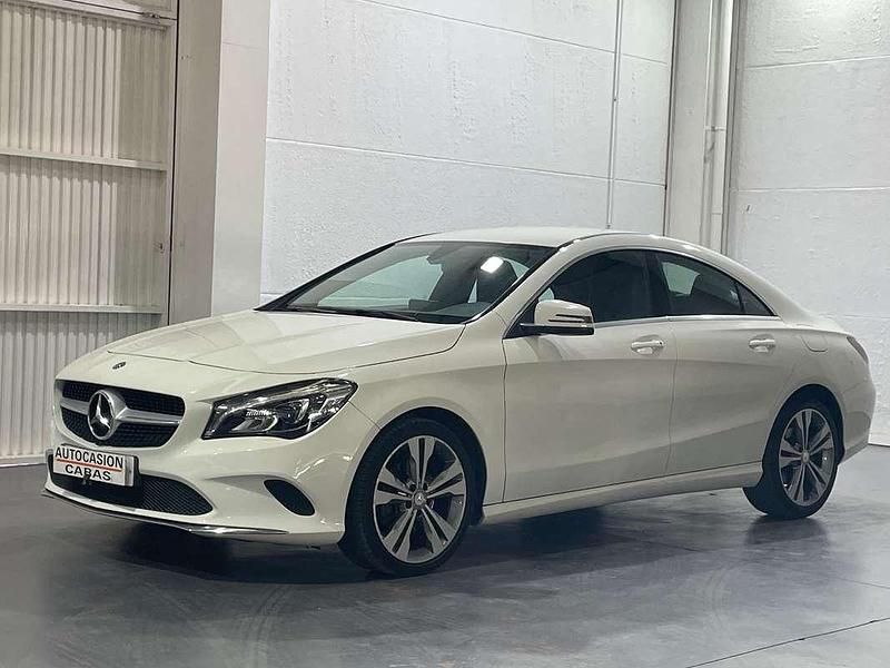 Blanco Usado 2017 Mercedes CLA220 Berlina | 14.800 € (Buen precio) - Imagen 1/4