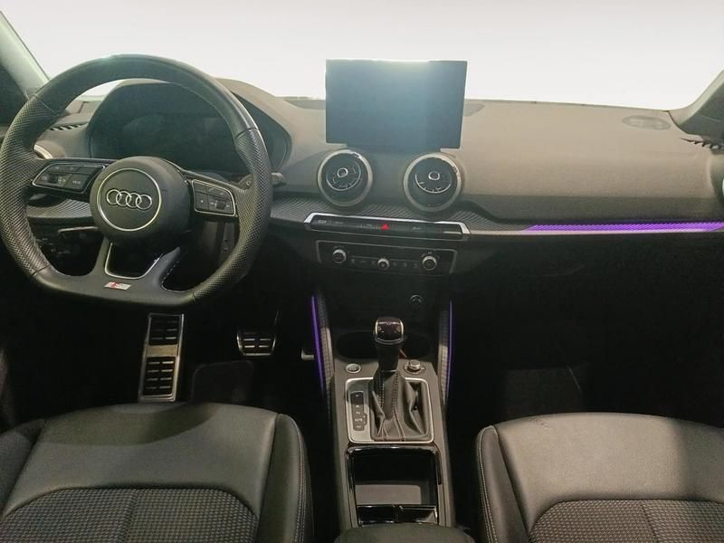 Usado Audi Q2 150 CV (110 kW) 2025 Gris/plata SUV