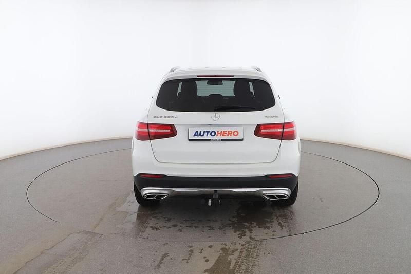 Usado Mercedes GLC220 AMG line 170 CV (125 kW) 2016 Blanco SUV