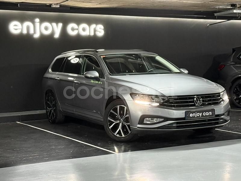 Usado VW Passat Executive 150 CV (110 kW) 2021 Gris / plata Familiar