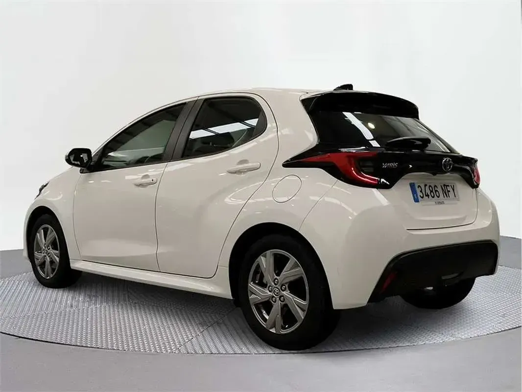 Usado Toyota Yaris Active 116 CV (85 kW) 2025 Utilitario