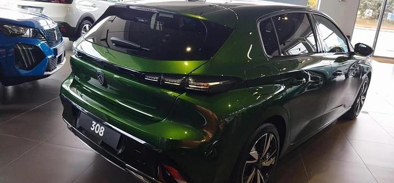 Usado Peugeot 308 Allure 131 CV (96 kW) 2023 Kjr vert olivine Berlina