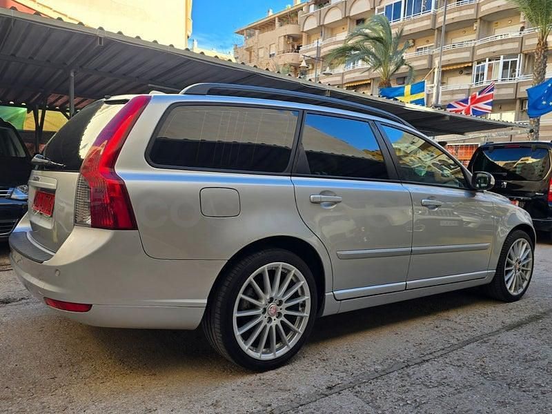 Usado Volvo V50 Summum 109 CV (80 kW) 2007 Gris / plata Familiar