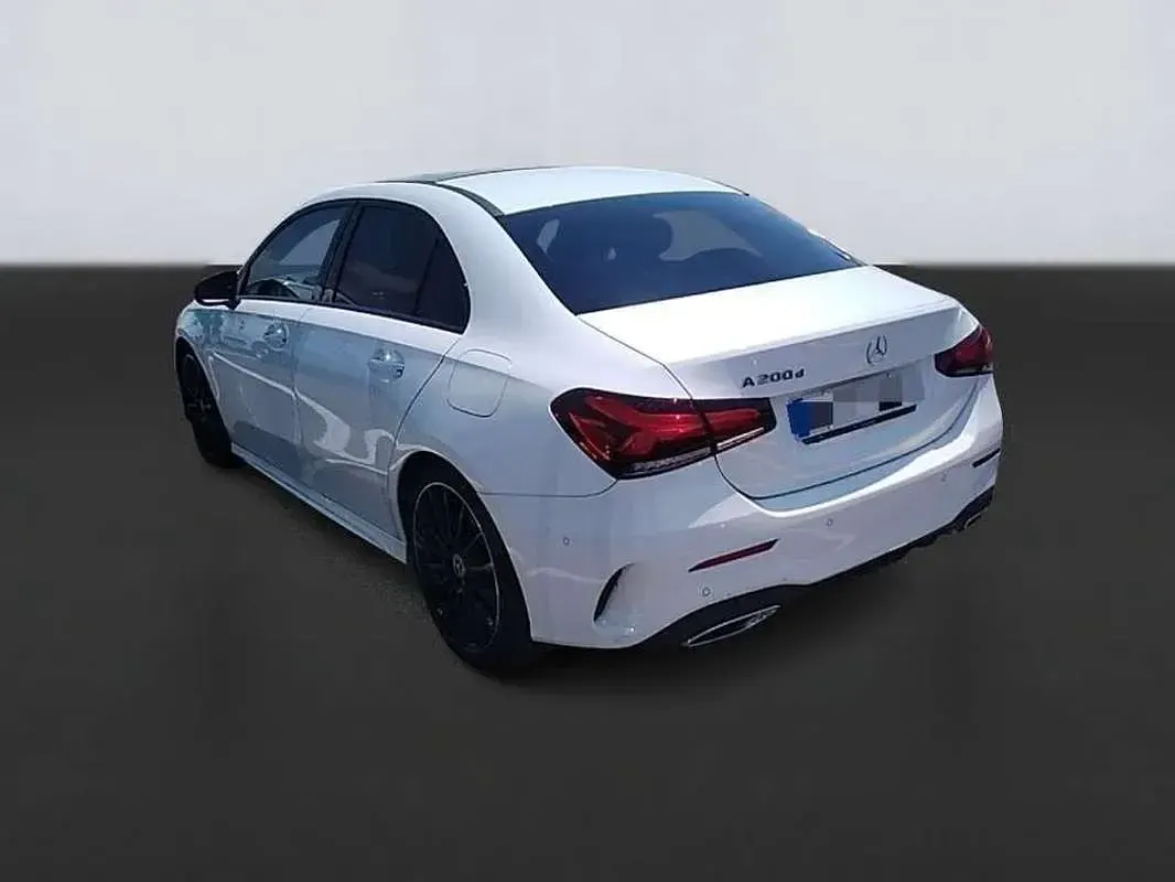 Usado Mercedes CLA200 150 CV (110 kW) 2022 Blanco Coupe