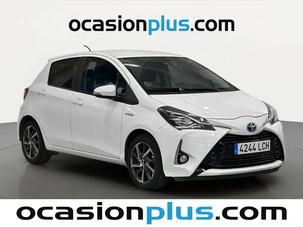 Usado Toyota Yaris Hybrid 100 CV (73 kW) 2019 Blanco Berlina