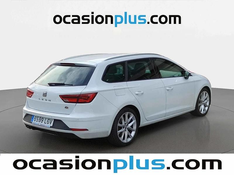 Usado Seat Leon FR 150 CV (110 kW) 2020 Blanco Monovolumen