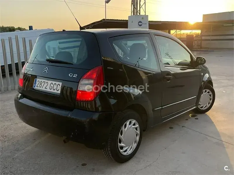 Usado Citroën C2 VTR Sport 61 CV (44 kW) 2008 Negro Utilitario