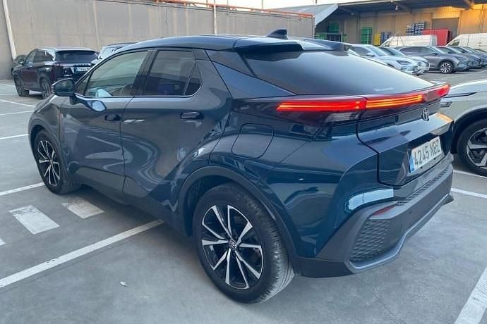 Usado Toyota C-HR Advance 141 CV (103 kW) 2025 Azul SUV