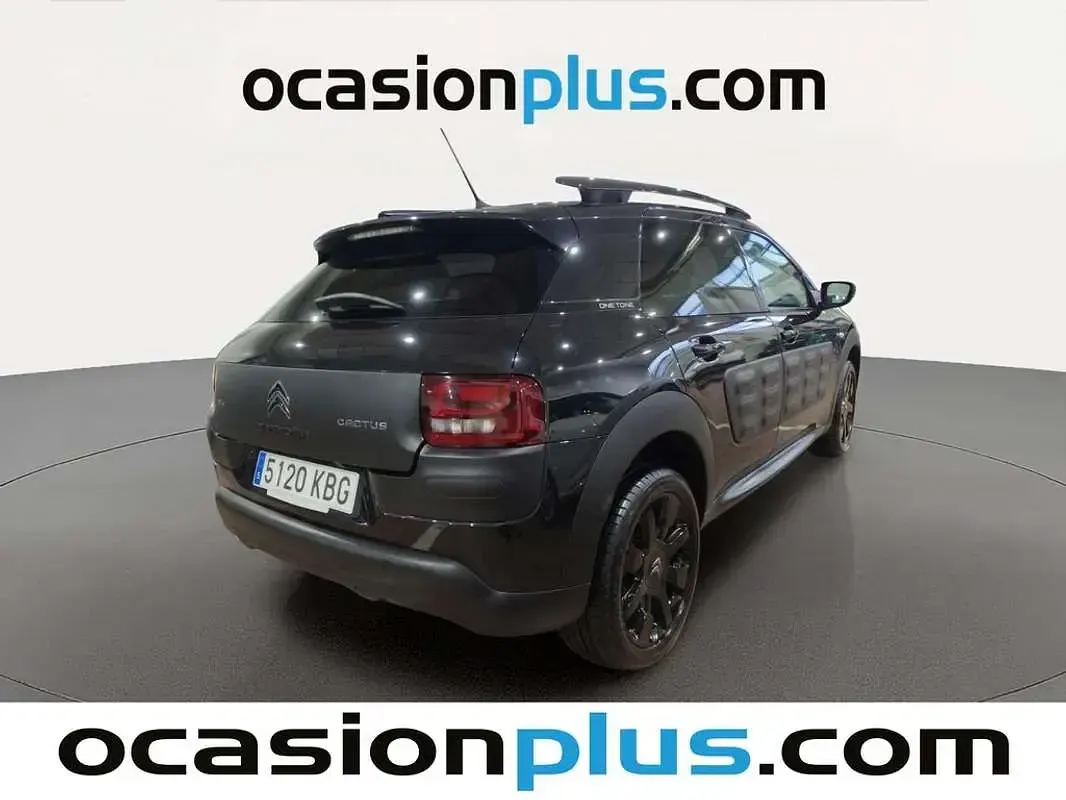 Usado Citroën C4 Cactus PureTech 110 CV (80 kW) 2017 Negro Utilitario