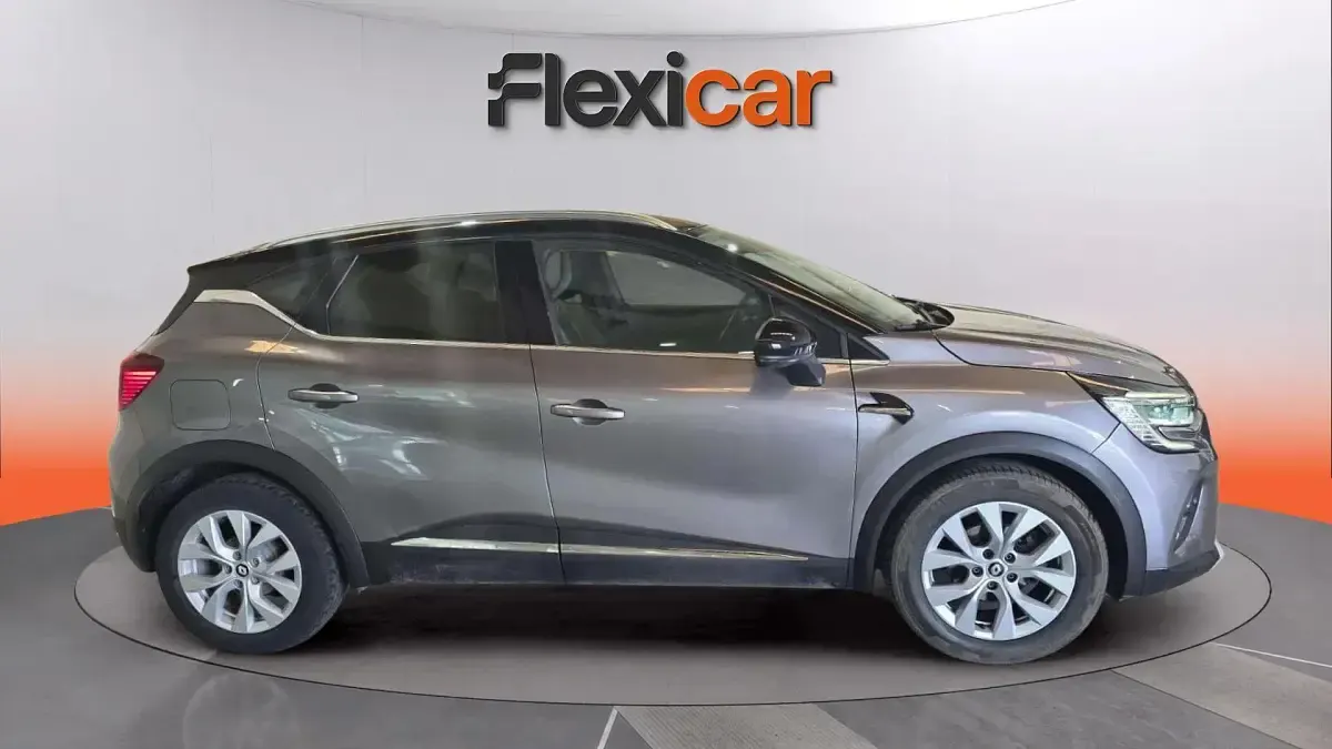 Usado Renault Captur Zen 90 CV (66 kW) 2022 Gris SUV