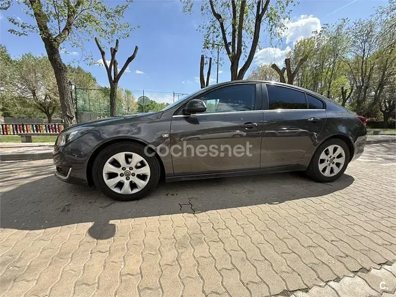 Usado Opel Insignia Excellence 170 CV (125 kW) 2015 Gris / plata Berlina