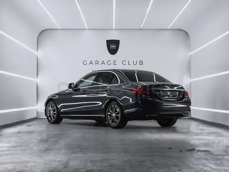 Usado Mercedes C180 120 CV (88 kW) 2015 Gris / plata Berlina
