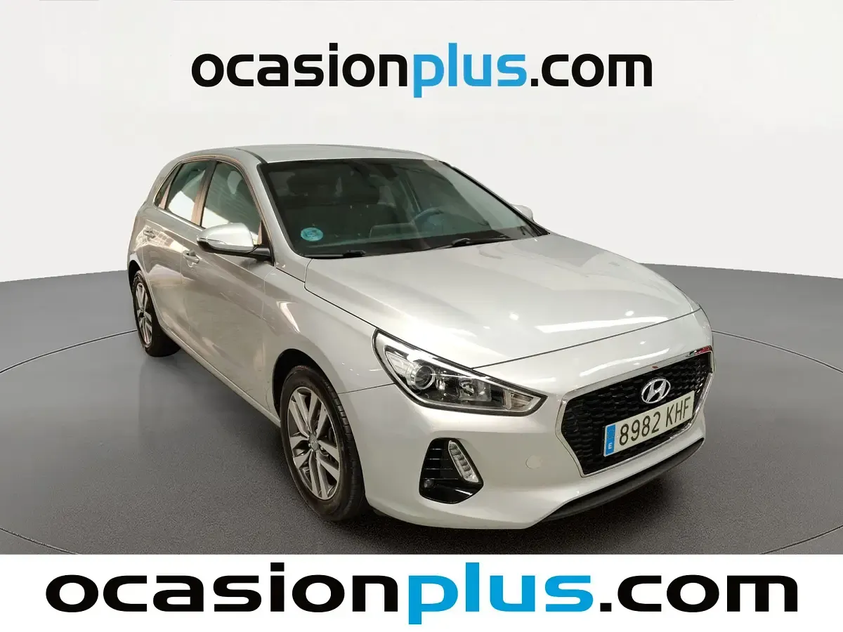 Usado Hyundai i30 110 CV (80 kW) 2018 Gris plata Utilitario