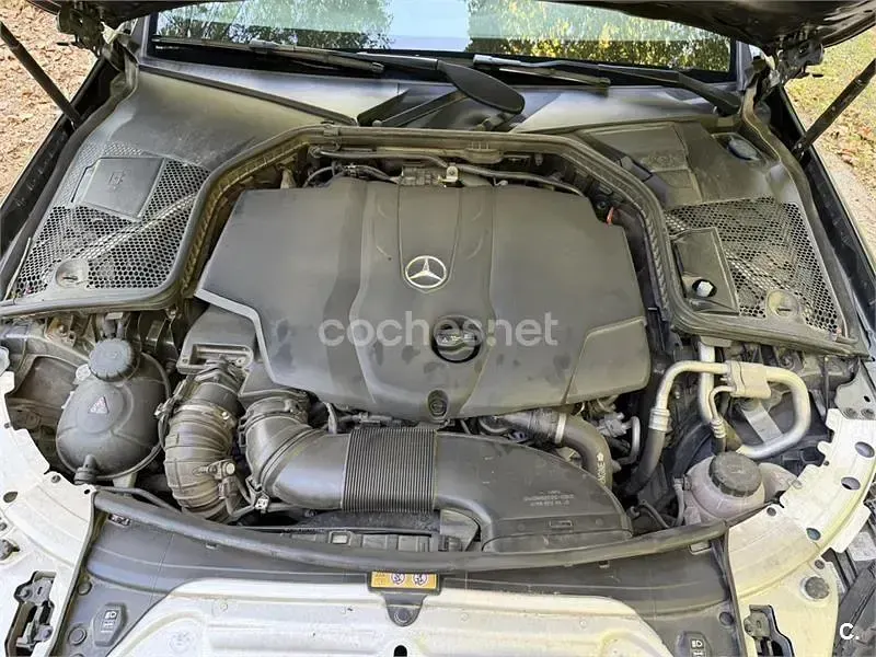 Usado Mercedes C220 170 CV (125 kW) 2018 Gris / plata Coupe