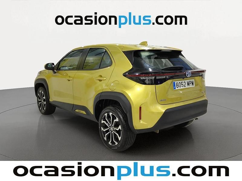 Usado Toyota Yaris Cross Active 116 CV (85 kW) 2024 Oro SUV