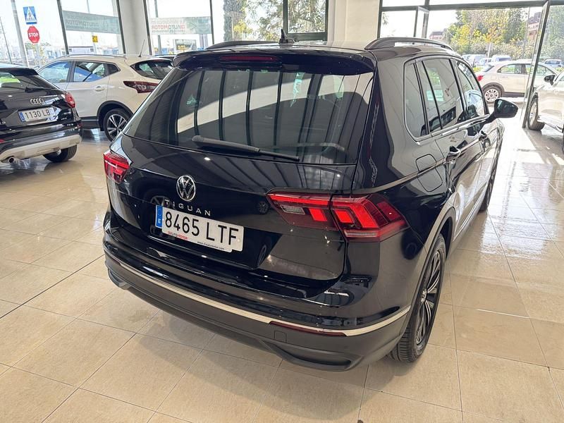Usado VW Tiguan Life 150 CV (110 kW) 2021 Negro SUV
