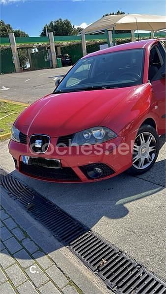 Usado Seat Ibiza Reference 85 CV (62 kW) 2008 Rojo Berlina