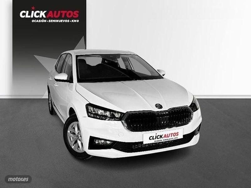 Usado Skoda Fabia Ambition 95 CV (69 kW) 2023 Blanco Berlina