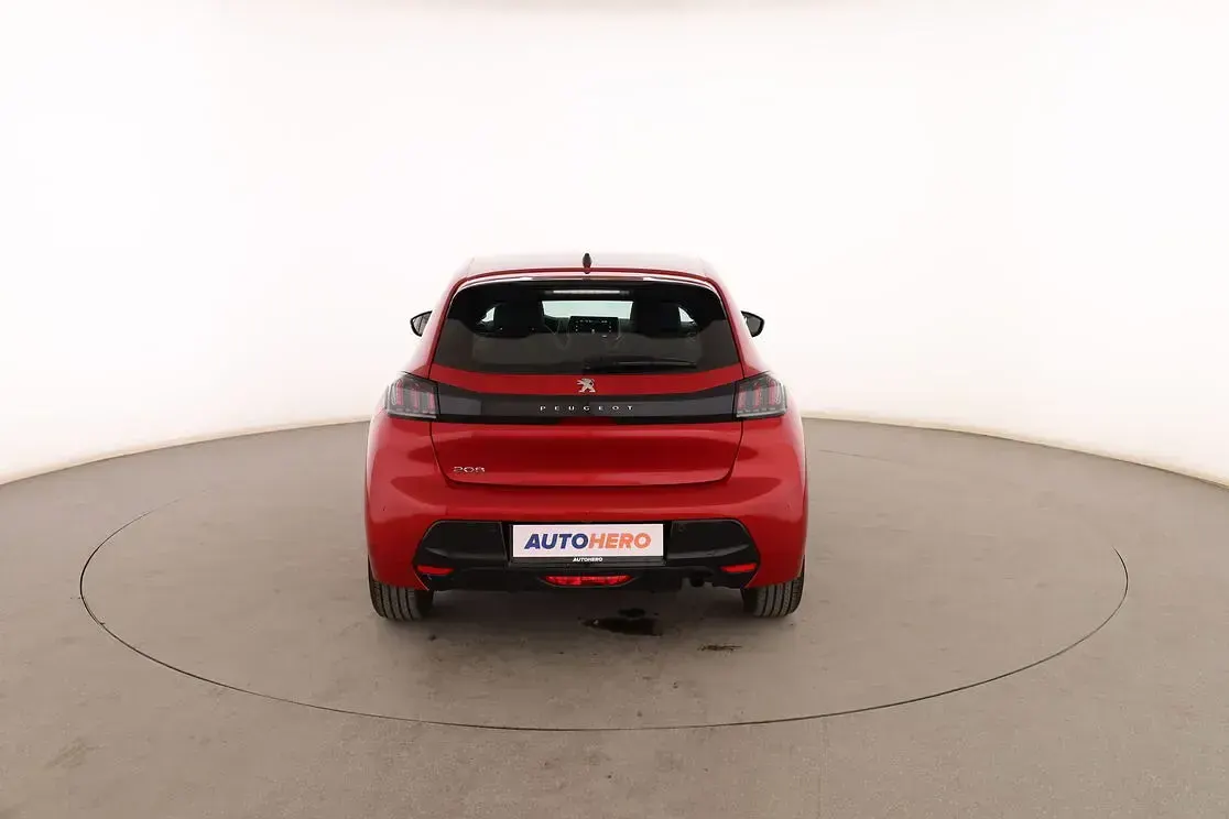 Usado Peugeot 208 Allure 101 CV (74 kW) 2019 Rojo Utilitario