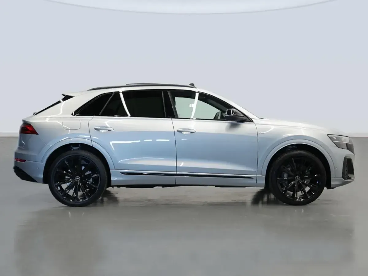 Nuevo Audi Q8 394 CV (289 kW) 2026 Gris plata SUV