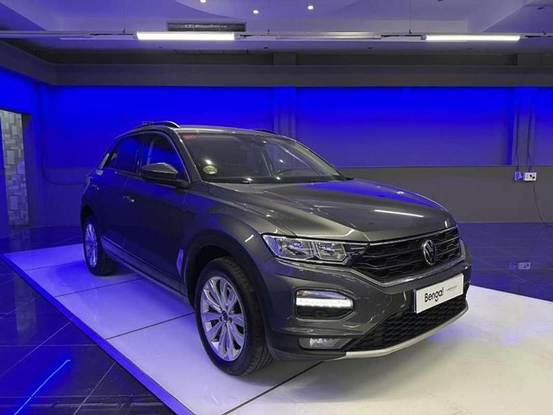 Usado VW T-Roc Advance 150 CV (110 kW) 2021 Gris SUV