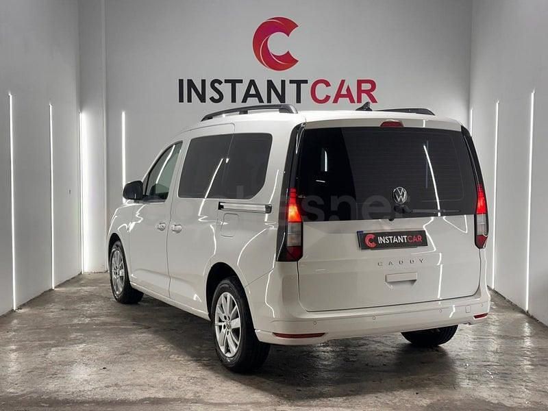 Usado VW Caddy Maxi 114 CV (83 kW) 2024 Blanco Monovolumen