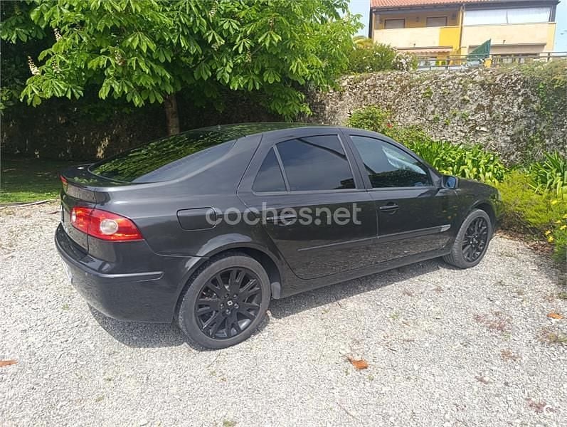 Usado Renault Laguna II Dynamique 170 CV (125 kW) 2005 Negro Berlina