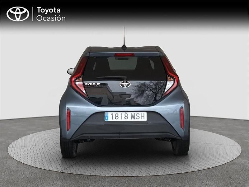 Usado Toyota Aygo X Play 72 CV (52 kW) 2024 Gris SUV