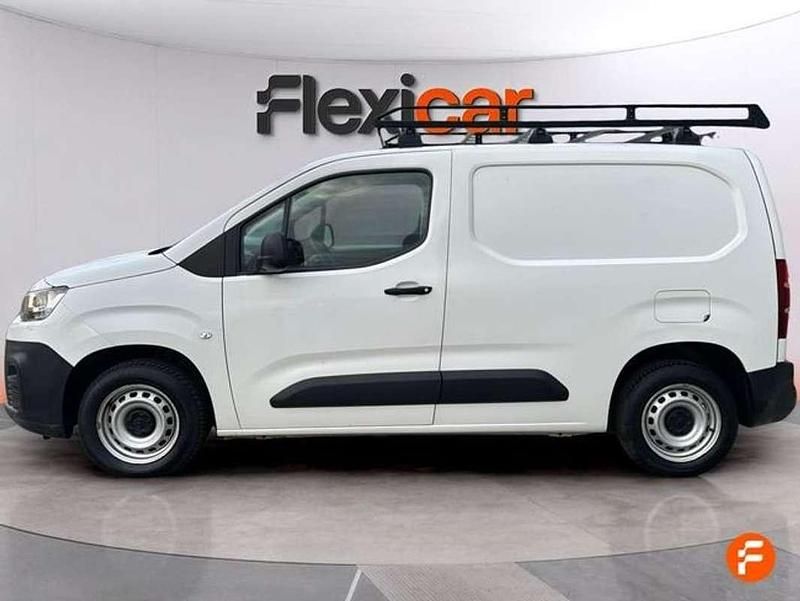 Usado Citroën Berlingo Feel 102 CV (75 kW) 2021 Blanco Monovolumen