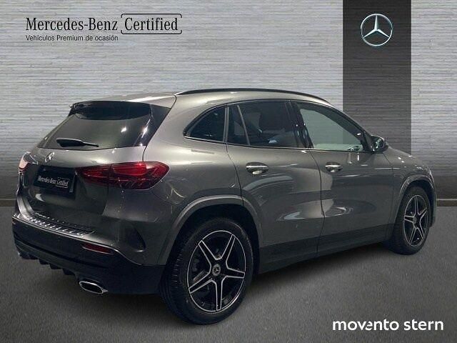 Usado Mercedes GLA200 AMG line 150 CV (110 kW) 2025 Gris montaña SUV