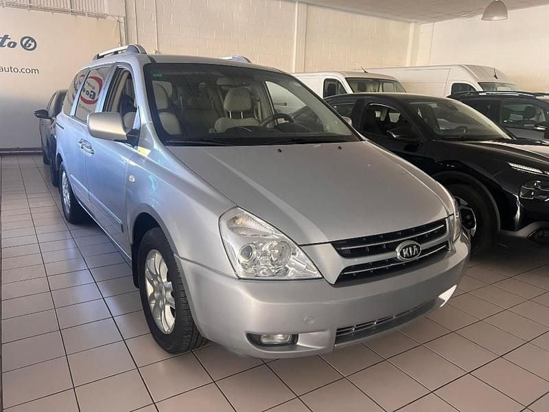 Gris Usado 2007 Kia Carnival Monovolumen | 5500 € (Precio justo) - Imagen 1/4