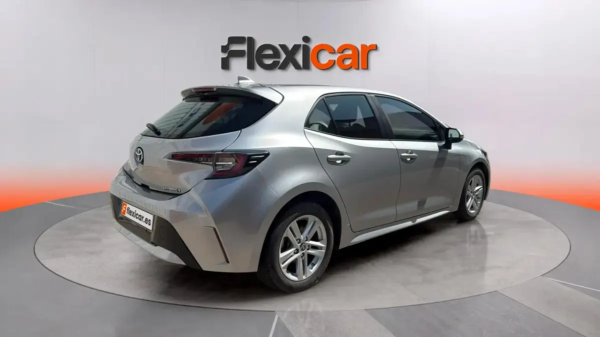 Usado Toyota Corolla Active 122 CV (89 kW) 2022 Gris Berlina