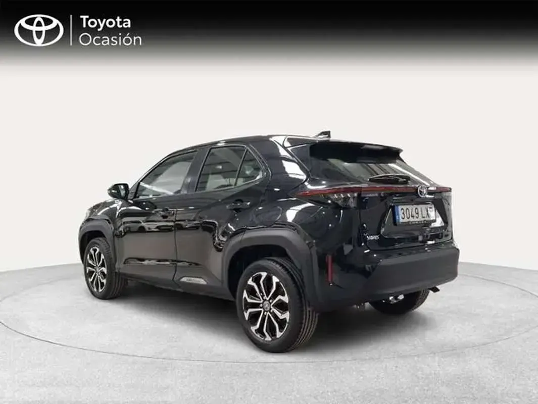 Usado Toyota Yaris Cross Active 116 CV (85 kW) 2022 Negro SUV