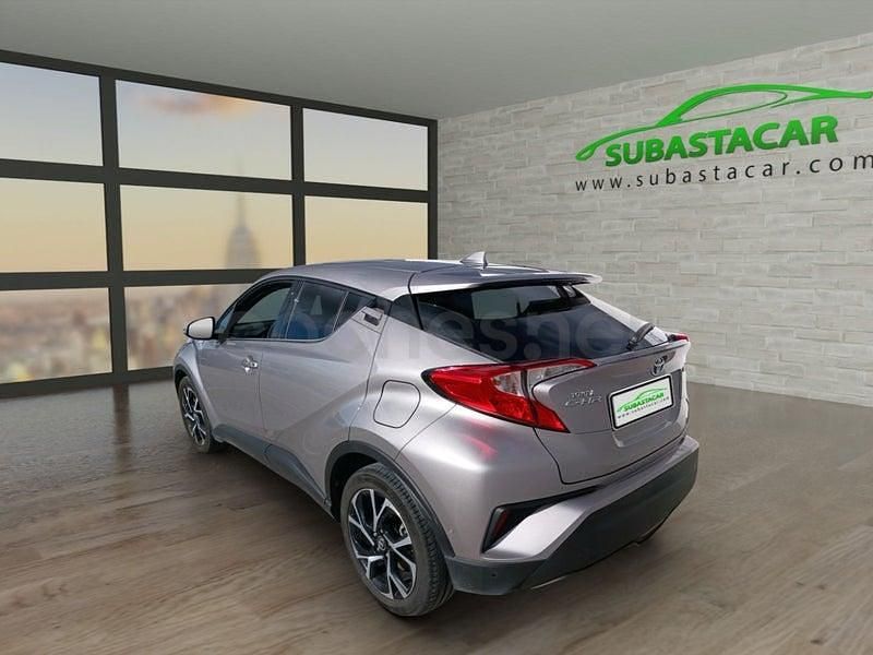 Usado Toyota C-HR Advance 122 CV (89 kW) 2019 Gris / plata SUV