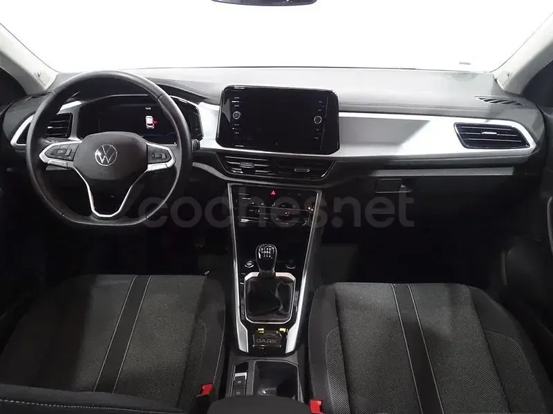Usado VW T-Roc 110 CV (80 kW) 2024 Azul SUV