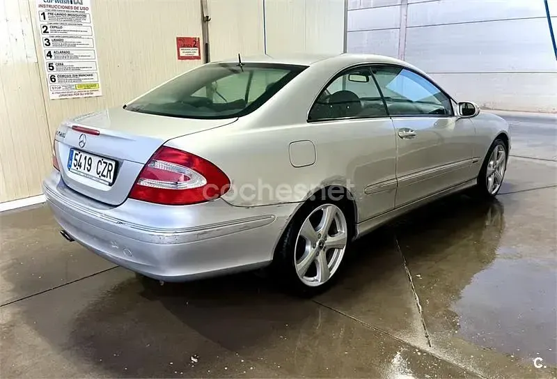 Usado Mercedes CLK240 Elegance 170 CV (125 kW) 2004 Gris / plata Coupe