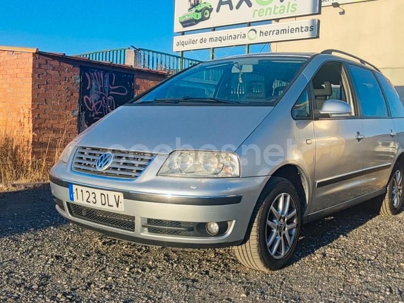 Gris / plata Usado 2005 VW Sharan Comfortline Monovolumen | 4850 € - Imagen 1/4