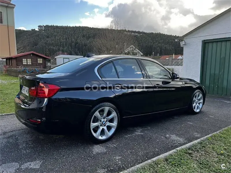 Usado BMW 320 Luxury Line 184 CV (135 kW) 2012 Negro Berlina