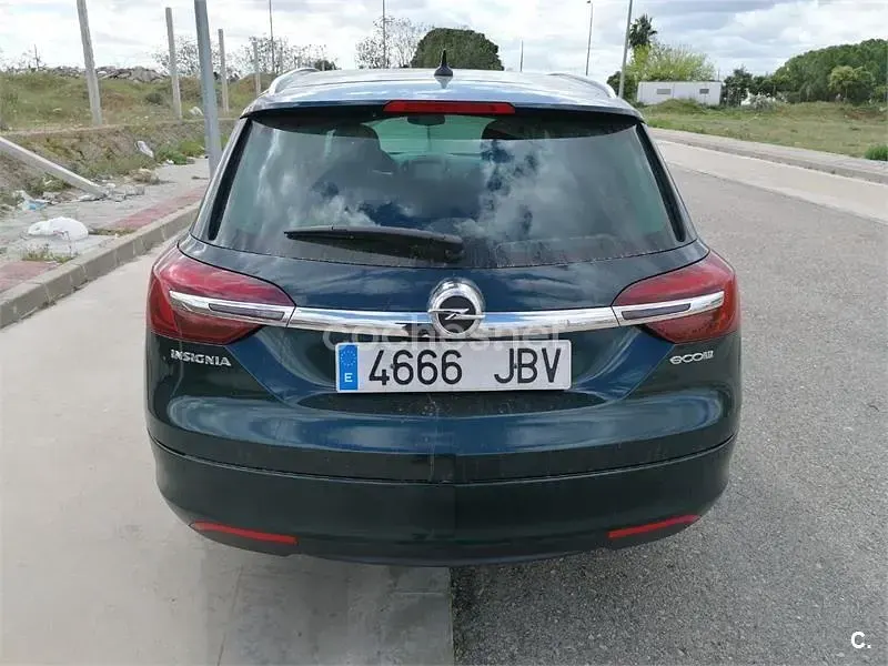 Usado Opel Insignia Selective 120 CV (88 kW) 2014 Verde Familiar