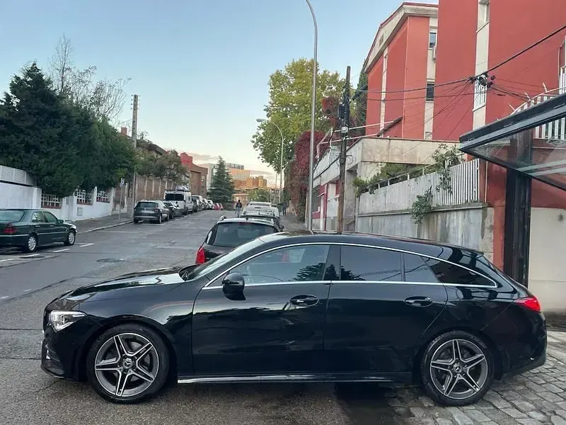Usado Mercedes CLA220 Shooting Brake 190 CV (139 kW) 2020 Negro Familiar