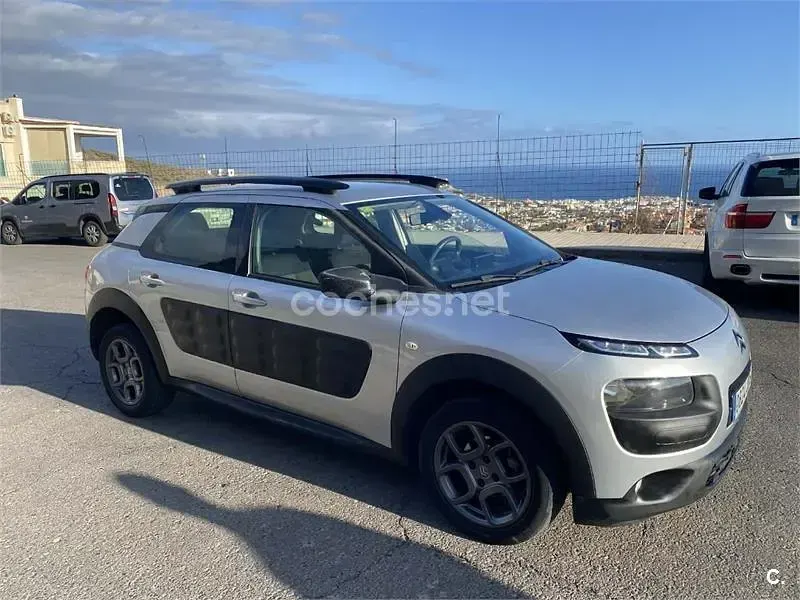 Usado Citroën C4 Cactus Feel 100 HP (73 kW) 2015 Cinzento Citadino