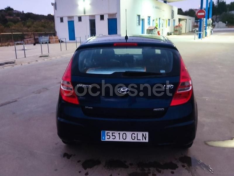 Usado Hyundai i30 Comfort 90 CV (66 kW) 2010 Azul Berlina