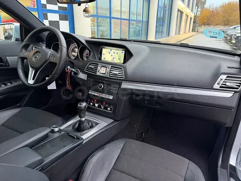 Usado Mercedes E220 170 CV (125 kW) 2015 Gris / plata Coupe