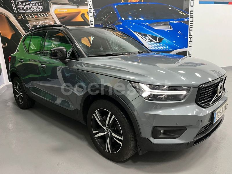 Gris / plata Usado 2019 Volvo XC40 R-Design SUV | 25.999 € (Caro) - Imagen 1/4