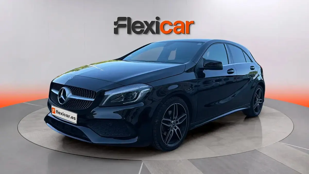 Usado Mercedes A180 122 CV (89 kW) 2018 Negro Berlina