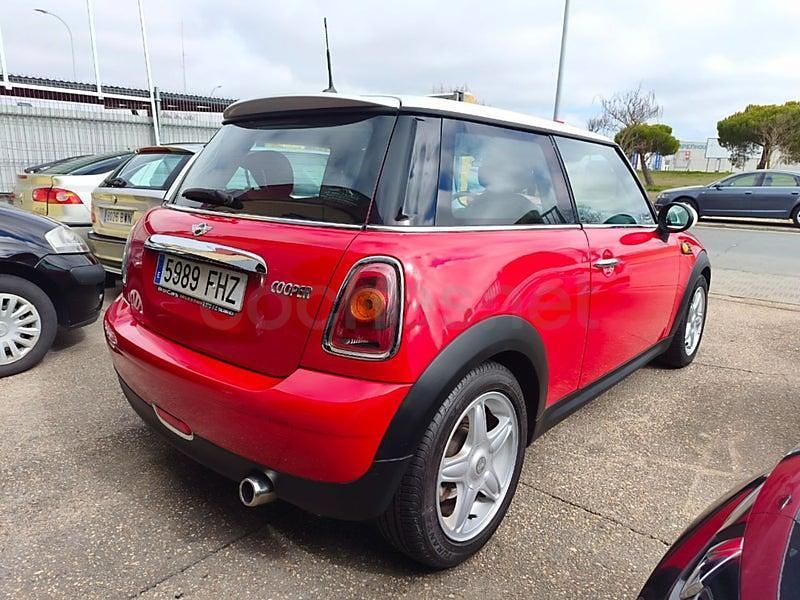 Usado Mini Cooper 120 CV (88 kW) 2006 Rojo Utilitario