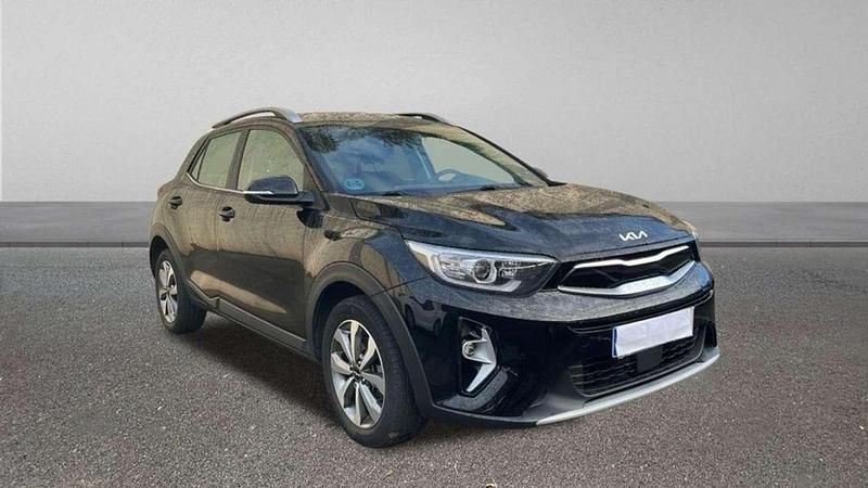 Usado Kia Stonic 84 CV (61 kW) 2023 Negro SUV