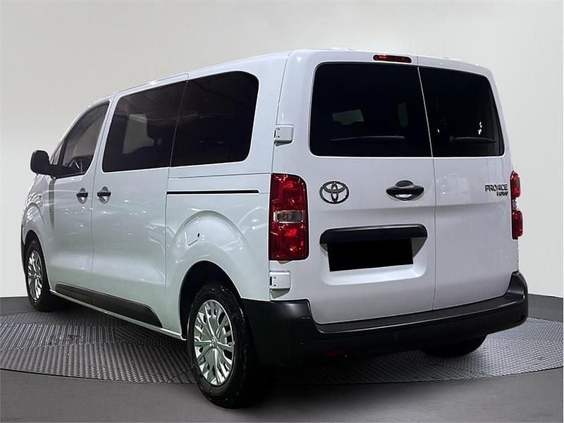 Usado Toyota Proace Verso 144 CV (105 kW) 2025 Blanco polar Monovolumen