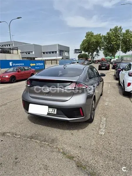 Usado Hyundai Ioniq 141 CV (103 kW) 2020 Gris / plata Utilitario